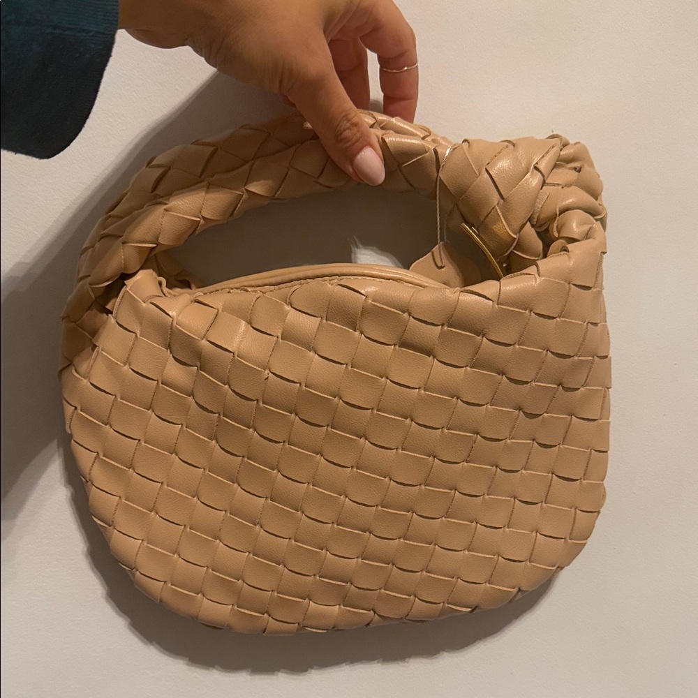 Woven Top Handle